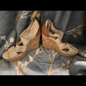 Steve Madden Elston platform wedge beige